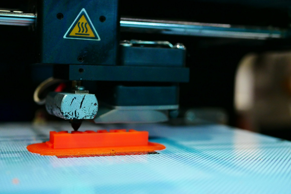 Co dzieje się po przesłaniu pliku do druku 3D — od weryfikacji modelu do gotowej części